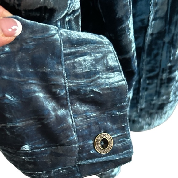 Alfred Dunner Women's Harvest Moon Crushed Velvet Button Jacket in Blue 1X - Picture 5 of 9